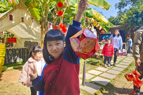 2025年2月13日红包变花灯,