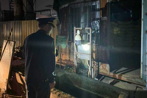 2025年2月23日中堂:夜查重点监管企业 (2).jpg
